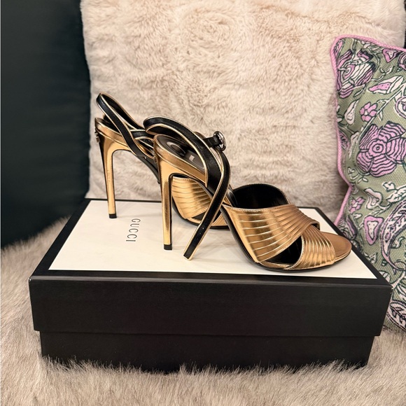 Gucci Gold and Black Women's Sandals - Picture 4 of 5